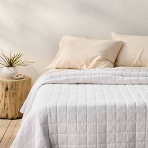 lot 1063 image: King Heavyweight Linen Blend Quilt White - Casaluna Rayon & Cotton, OEKO-TEX Certified, Machine Washable - Retail $139