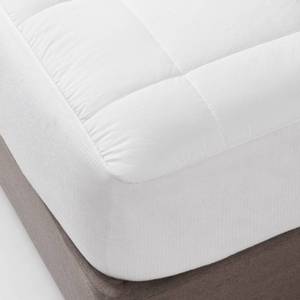 lot 1077 image: Twin XL Waterproof Down Alternative Mattress Pad - Threshold Hypoallergenic, Quilted, Fits 18 Depth - Retail $25
