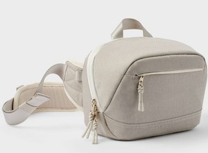 lot 1013 image: Camera Sling Pack - heyday Beige Heather Waterproof Woven Polyester, Front Zip Pocket, Unstructured Design - Retail $40