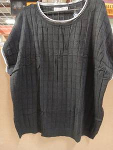 lot 41960 image: Womens Black Cable Knit Sweater with White Trim Size 2XL - Retail $15
