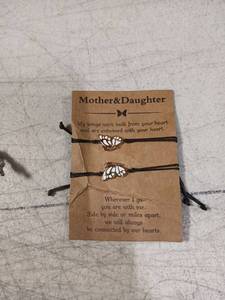 lot 42005 image: Mother and Daughter Matching Butterfly Bracelet Set - Retail $8