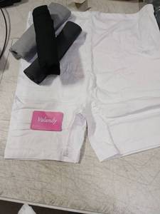 lot 42006 image: Set of 4 Pairs Yoga Shorts Size 2XL - Retail $15