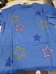 lot 42015 image: Blue Rhinestone Star Design T-Shirt Size Small - Retail $8