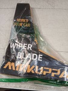 lot 42018 image: Windshield Wiper Blade Set Of 3 20 (2) 12 (1) - Retail $8