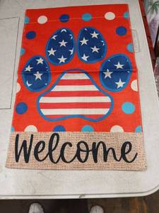 lot 42094 image: Patriotic Paw Print Welcome Garden Flag - Retail $12