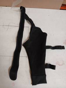lot 29720 image: Dog Leg Medical Sling -XL - Retail $15
