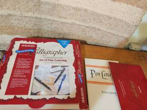 lot 150 image: Sheaffer Calligraphy Set with Pen Lettering Book