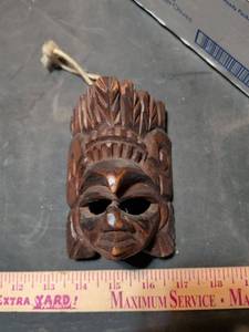 lot 165 image: Handcrafted Wooden Tribal Mask Wall Hanging