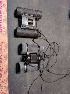 lot 168 image: Simmons Compact Binoculars Set