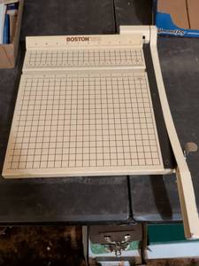 lot 229 image: Boston 2612 Paper Trimmer Guillotine Cutter