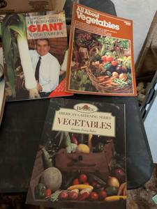 lot 262 image: Vegetable Gardening Books Collection - How to Grow Giant Vegetables and More