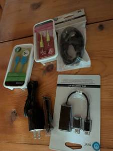 lot 273 image: Mixed Electronic Cable and Adapter Lot