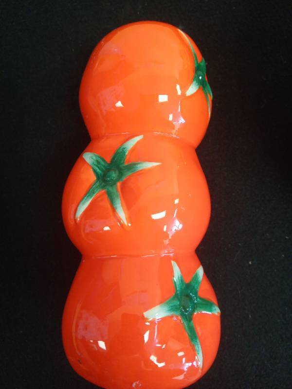 lot 2001 image: Tomato Ceramic Fruit&nbspVase Centerpieces (Tomatoes)
