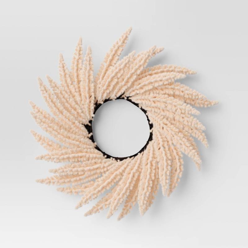 lot 2010 image: Pampas Mini Wreaths (2) Pink
