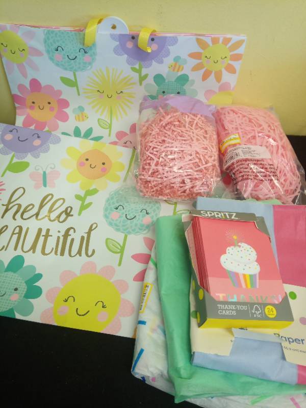 lot 2023 image: Birthday Bundle Cheerful Spring Gift Package Set