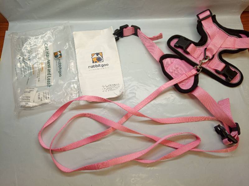 lot 2036 image: Rabbitgoo Pink Pet Harness and Leash Set Small - Retail $15