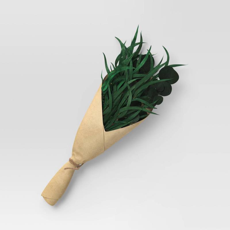 lot 2038 image: Holiday Green Leaf Preserved Bundle - Threshold�� - Retail $15