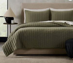 lot 1182 image: Jeremiah Brent Home Queen Channel Rice Stitch Gauze Quilt Green