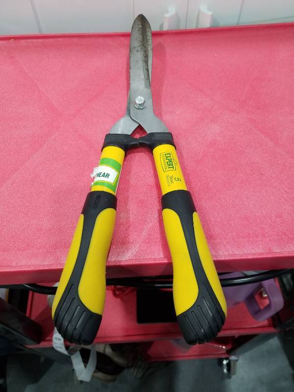 lot 3031 image: Expert Garden Shears with Comfort Grip