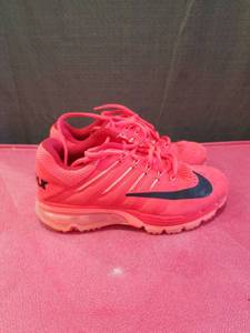 lot 13 image: Nike Womens Athletic Shoes  Size 6.5