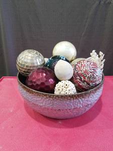 lot 3221 image: Decorative Bowl with Mixed Ornamental Spheres Collection