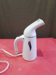lot 3233 image: Continental Portable Garment Steamer CE-GS001