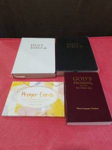 lot 3238 image: Christian Religious Books and Prayer Cards Set