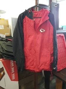 lot 3247 image: Reebok Kansas City Chiefs NFL Windbreaker Jacket Size XL