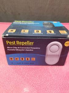 lot 3257 image: ZERO Ultrasonic Pest Repeller 2-Pack Electronic Rodent Control Device