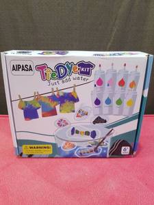 lot 3266 image: AIPASA Tie Dye Kit with 8 Color Squeeze Bottles