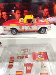 Kansas City Chiefs Danbury Mint NFL Die Cast Pickup Truck with Accessories Set