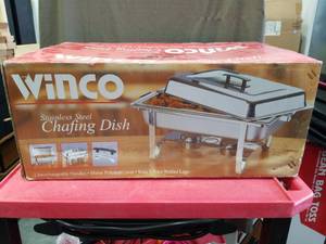 lot 3301 image: Winco Newburgh Economy Full Size Stainless Steel Chafer  8 qt.  1 Each