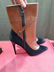 lot 3308 image: Donald J Pliner High Heel Boots Size 10