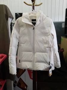 lot 3358 image: The North Face Womens White Puffer Jacket with Hood Size Large