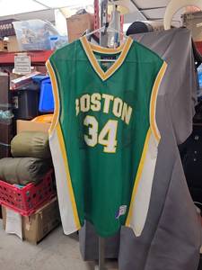 lot 4300 image: Boston Celtics Paul Pierce #34 Basketball Jersey