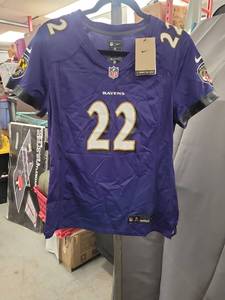 lot 4305 image: Nike NFL Baltimore Ravens Derrick Henry #22 Football Jersey Size Medium