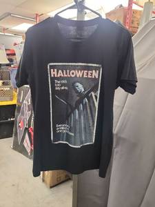 lot 4316 image: Halloween Michael Myers Horror Movie T-Shirt Size Large
