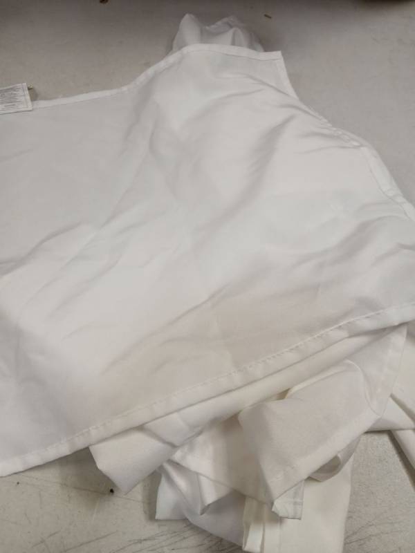 lot 32190 image: Large lot of dinner napkins  - Retail $25