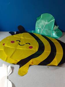 lot 19523 image: Honey Bee Balloons  - Retail $0