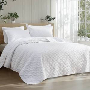 lot 21436 image: Bedsure Quilts King Size - Lightweight Bedspreads King Size with Basket Weave Pattern, Soft Quilt Bedding Set, White Comforter Set Coverlet for All Seasons with 2 Pillow Shams (106 x 96) - Retail $40