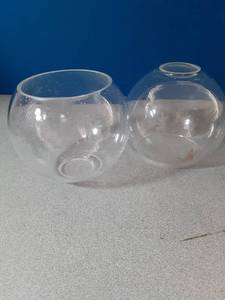 lot 21483 image: Anmire Globe Seeded Glass 2PC - Retail $0