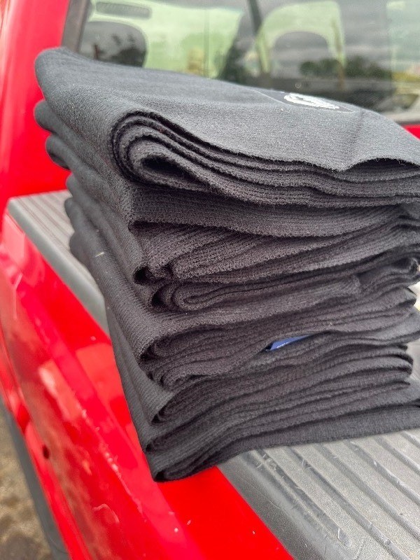 lot 341 image: Bundle of 12 MicroFiber Towels Black - 3 x 7 - Great Utility Pieces - put some in every car and Garage just in case