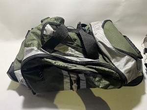 lot 61 image: G.H. BASS & COMPANY Quality Travel Bag - Green & Black - Wheels & Handle mediumlarge size