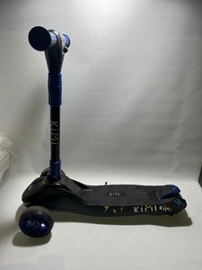 lot 96 image: Kimi Electric Kids 3 Wheeled Scooter - Charged and Works - see images  - Wheels Light & Sides Light up, Has Headlight