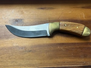 lot 26 image: Quality Curved Blade Pocket Knife - Great Utility - Wooden Handle 3.5 Blade - Great for Camping etc