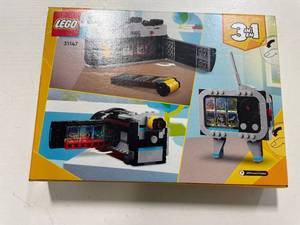 lot 5415 image: LEGO Creator 3 in 1 Retro Camera Toy for Creative Play 31147