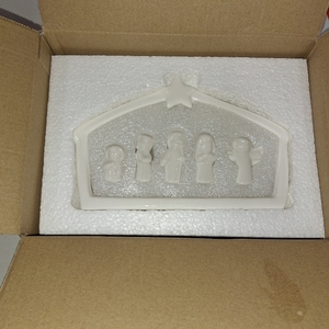 lot 5730 image: WDS WONDROUS Christmas Nativity Set-8Pcs White and Gold Mini Nativity Figures Modern Holy Family Scene, Resin and Wood Religious Collection for Kids, Xmas Table Mantle Shelf Holiday Decor