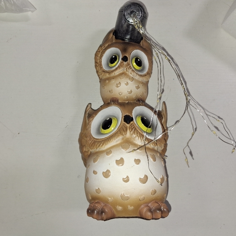 lot 2171 image: Garden Statues Owl with Solar LED Lantern, Resin Solar Garden Decor for Outside, Yard Decorations Outdoor for Patio, Porch, Balcony, Lawn Ornaments, House Warming Birthday Gifts for Mom Women Grandma