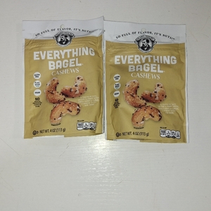 lot 6541 image: 2 Packs Pears Snacks Cashews Everything Bagel - - 4 oz