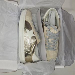 lot 6601 image: PARTY Women s Dressy Fashion Star Sneakers Lace-Up Low Top Comfortable Cushioned Walking Shoes SIZE 8 12